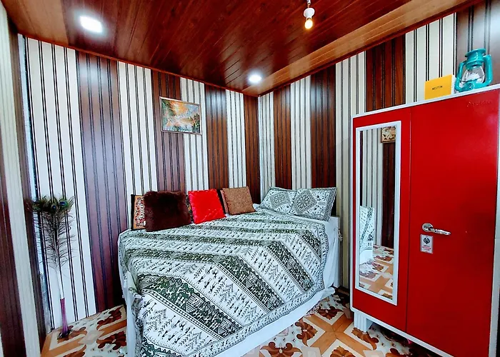 Neelmohar Bellevue 8 Villa Mahabaleshwar